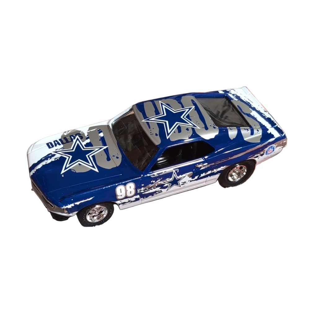 Ertl 1969 Ford Mustang Boss 302 Dallas Cowboys Die-Cast Bank 1:24 NFL